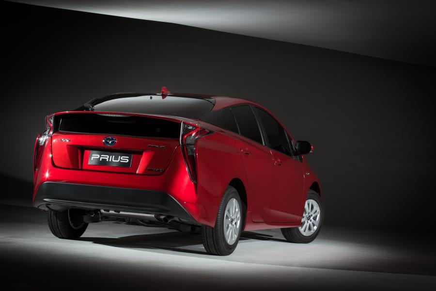  Toyota Prius 2016 года  (LA) (фото 2 из 7)